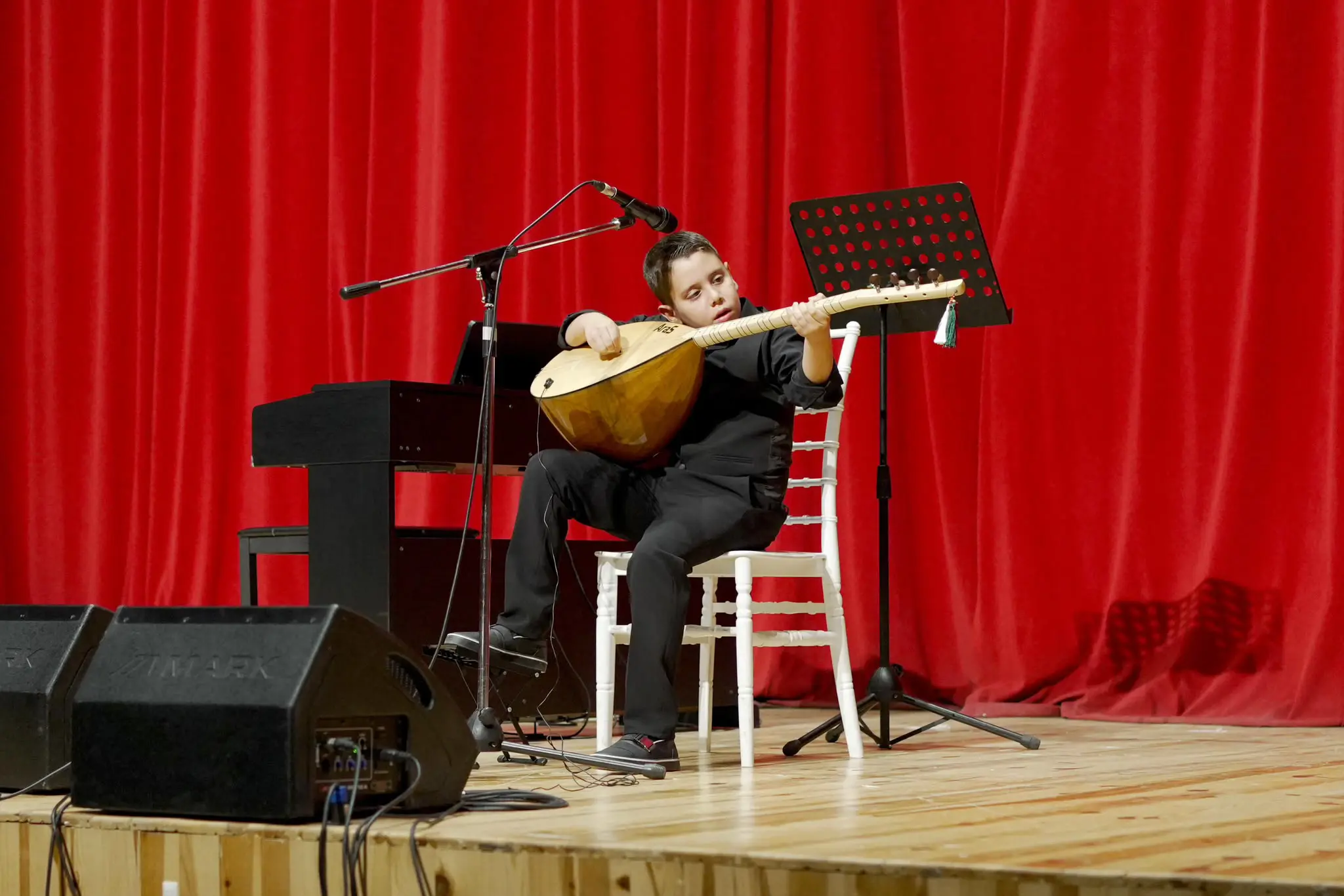 GENÇ MÜZİSYENLER YILSONU KONSERİNDE ALKIŞ TOPLADI galeri görseli
